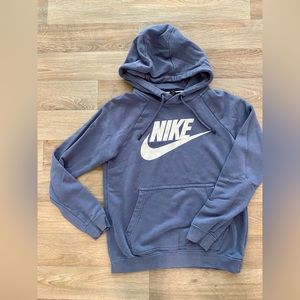 (2) Ladies XS - Hoodie & Sewatshirt